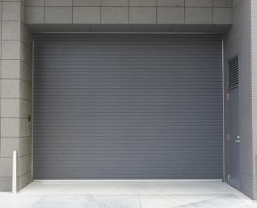Puerta enrollable automática con control remoto